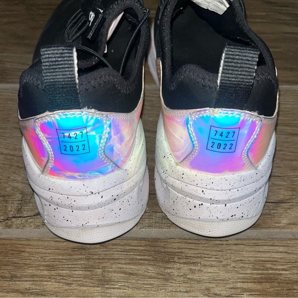 Clove Limited Edition 2022 BLACK HOLOGRAPHIC Nursing Shoes Sneakers - Picture 3 of 4